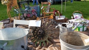 Vintage Decor at the Flea Market