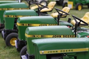 John Deere Lawn and Garden Tractor Collectors