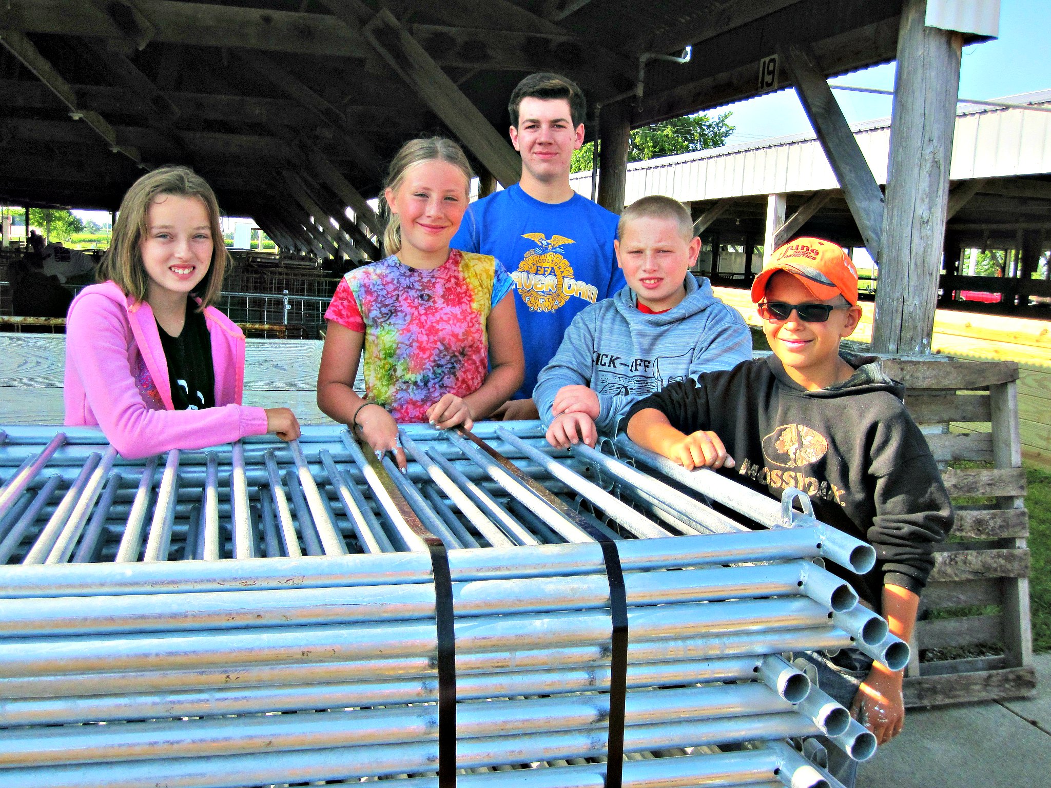 swine-project youth install donated pens